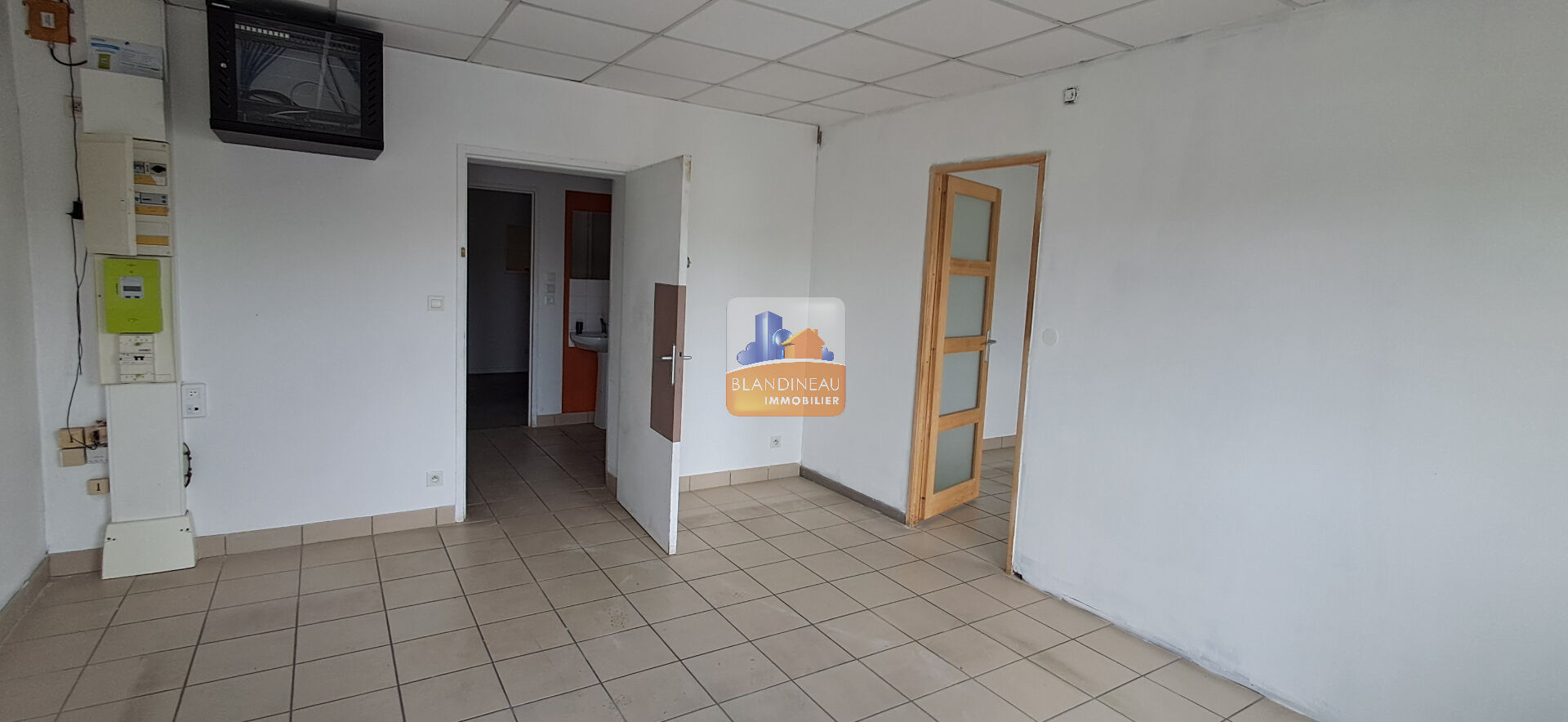 Image LOCAL PROFESSIONNEL à BOUAYE