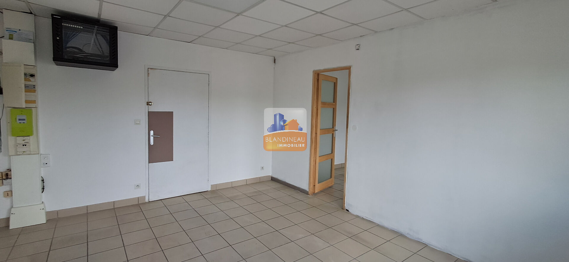 Image LOCAL PROFESSIONNEL à BOUAYE