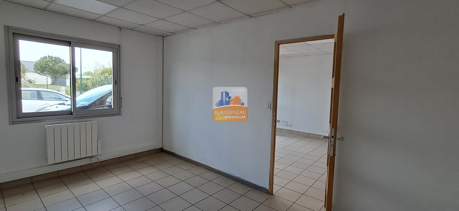 Image LOCAL PROFESSIONNEL à BOUAYE