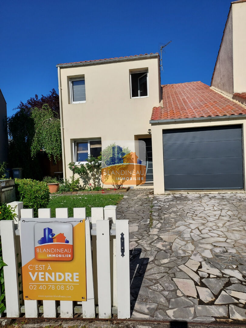MAISON à BOUGUENAIS