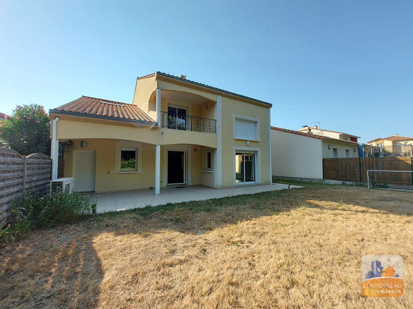 MAISON à BOUGUENAIS