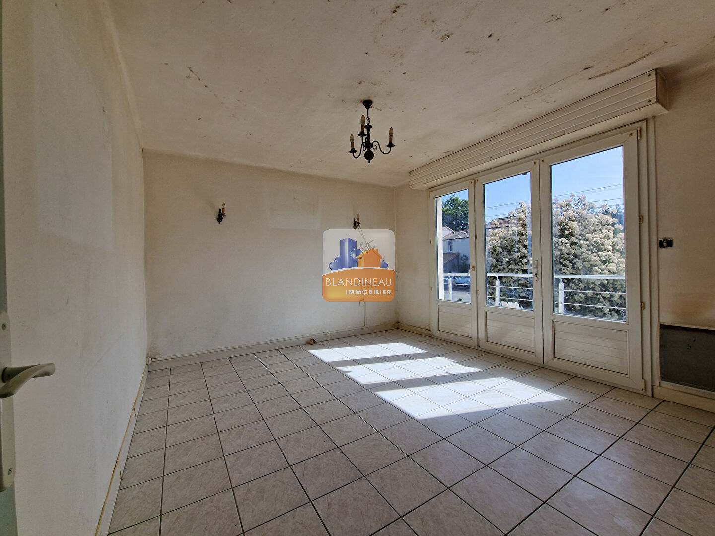 Image MAISON à SAINT LEGER LES VIGNES