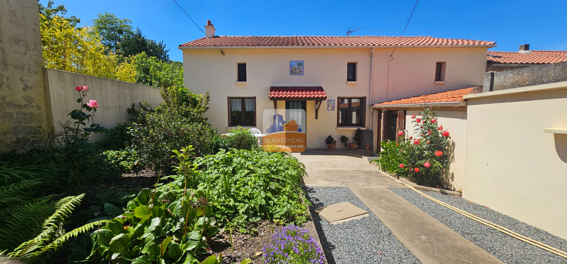 MAISON à ST JEAN DE BOISEAU