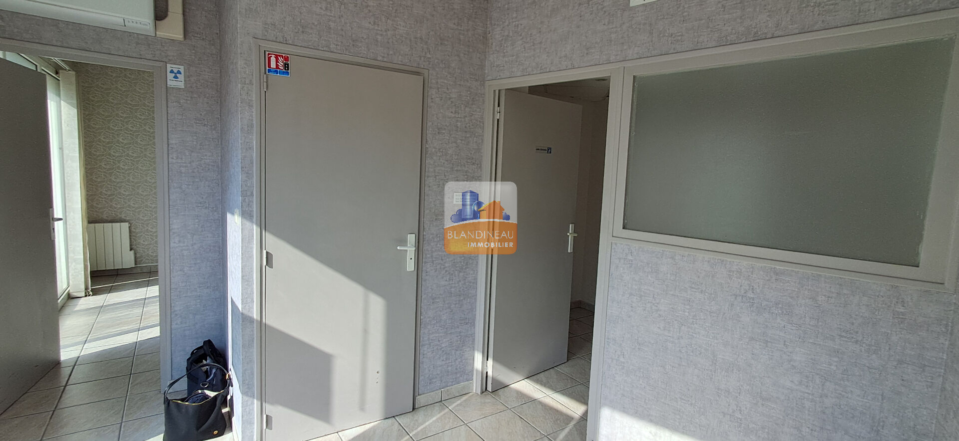 Image LOCAL PROFESSIONNEL à BOUGUENAIS